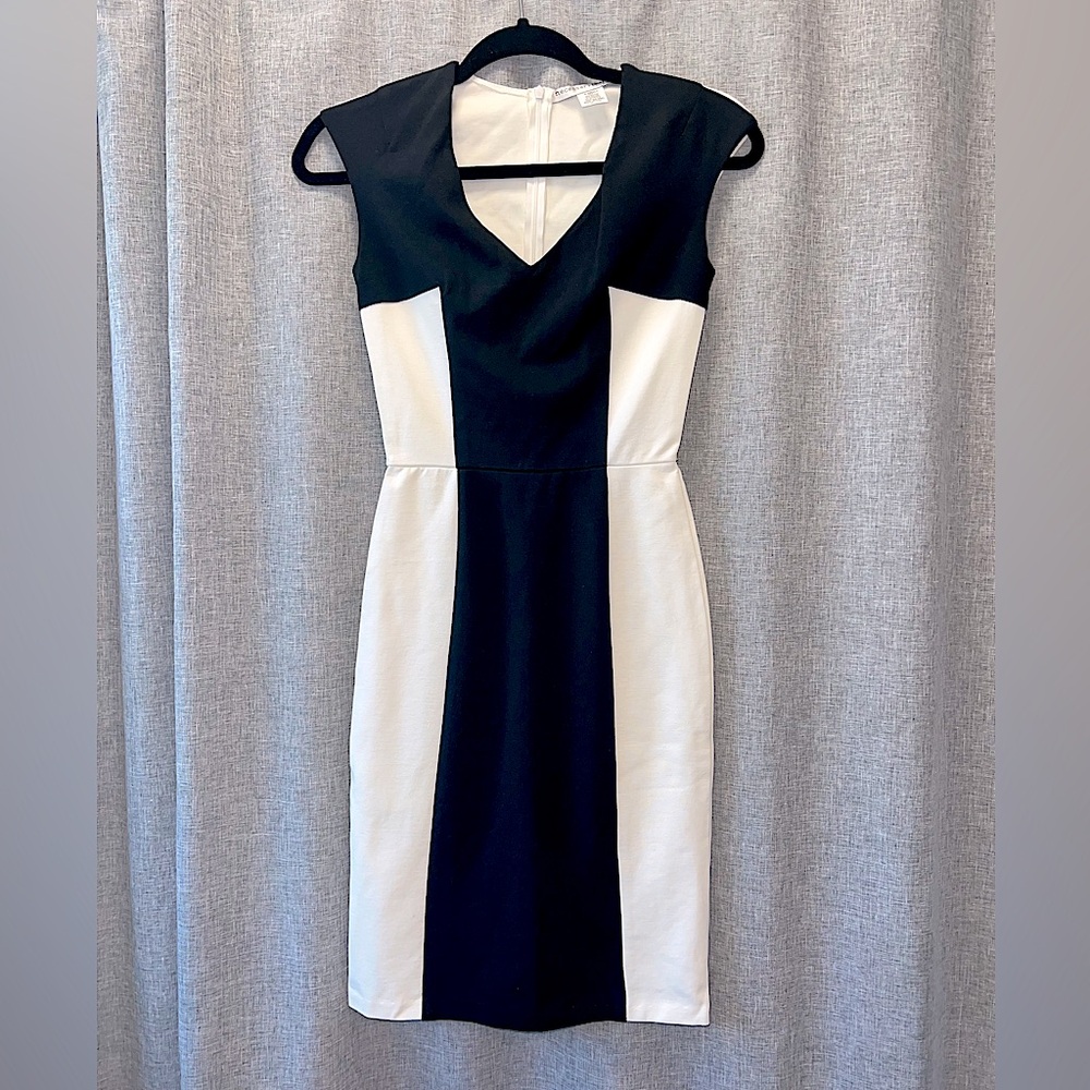 Necessary Objects Colorblock Dress XS – Black & White Sheath, Like New